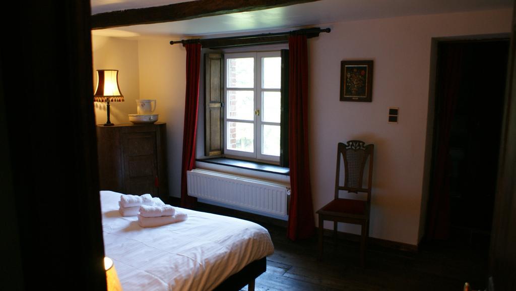 B&B Le Secret Du Bois Bourseigne-Vieille Bilik gambar